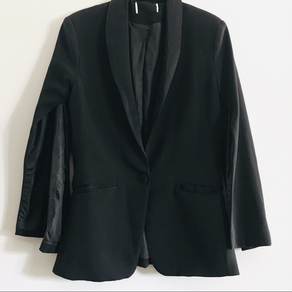 ✨LAST CHANCE!✨ H&M split-sleeve blazer